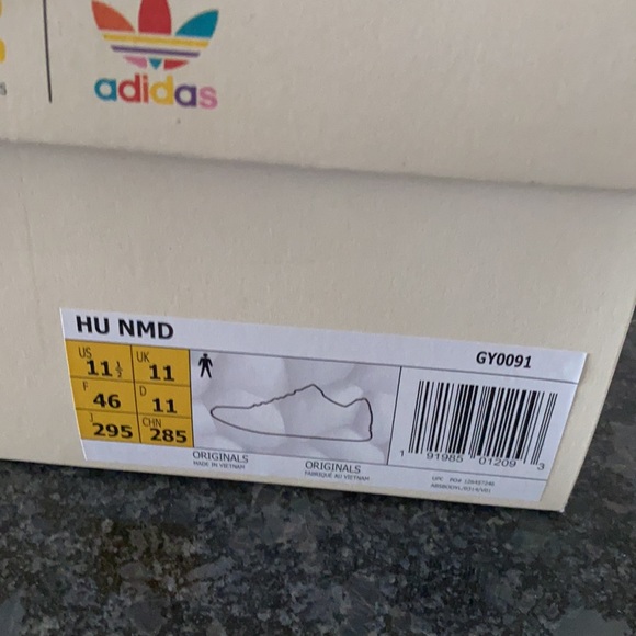 Sold out only wore once - Picture 3 of 3